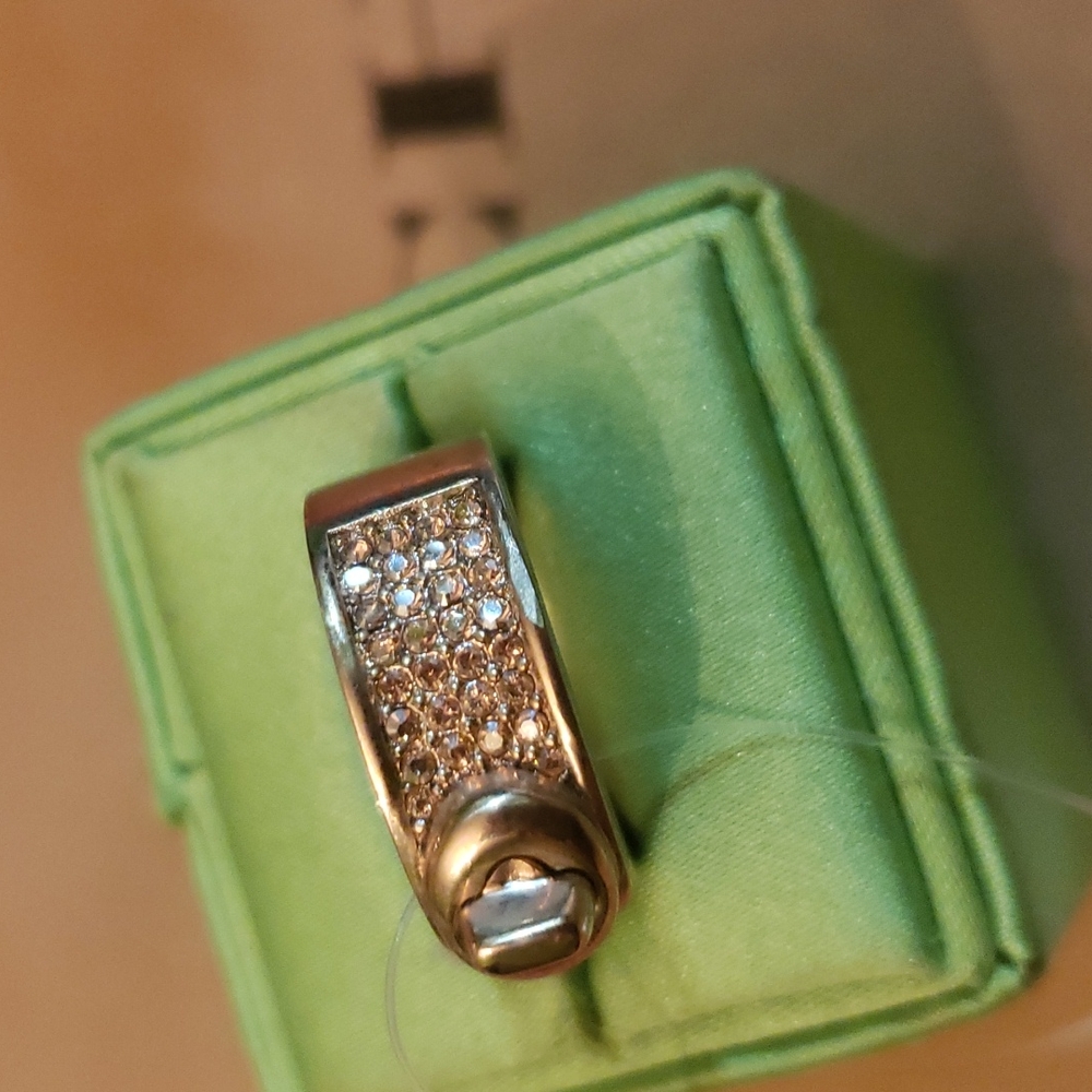 Ladies Beautiful ring
